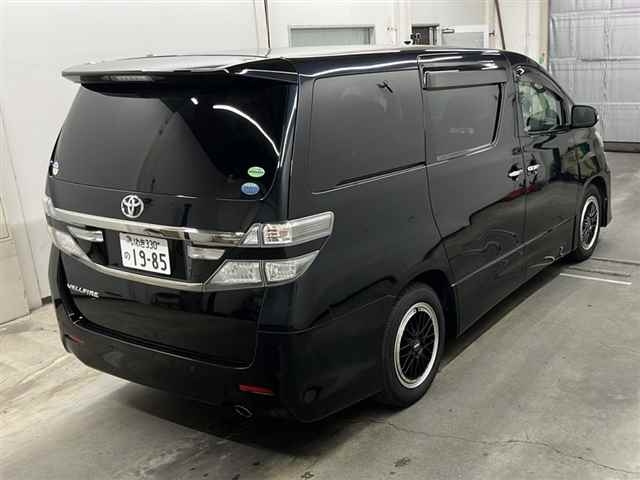 TOYOTA VELLFIRE 2013