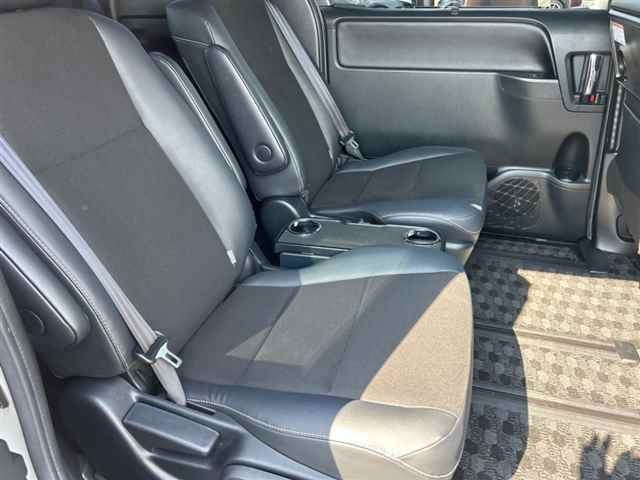 TOYOTA NOAH 2018