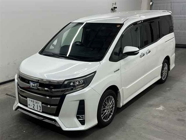 TOYOTA NOAH 2018