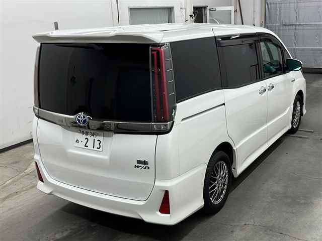TOYOTA NOAH 2018