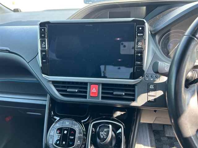 TOYOTA NOAH 2018