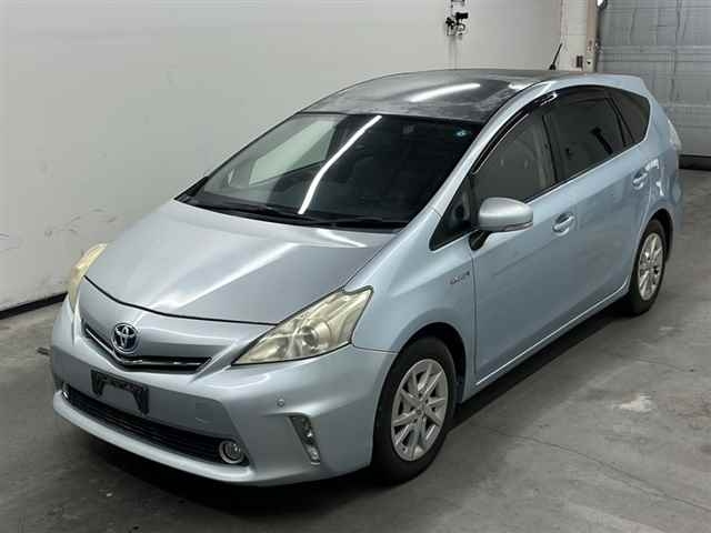 TOYOTA PRIUS ALPHA 2011
