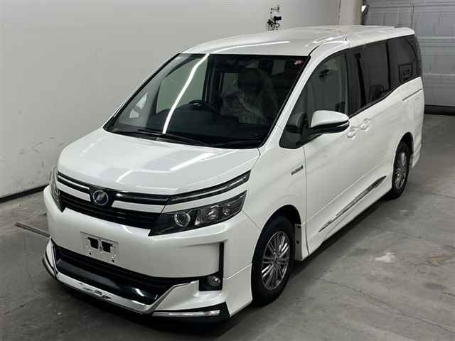 TOYOTA VOXY 2014
