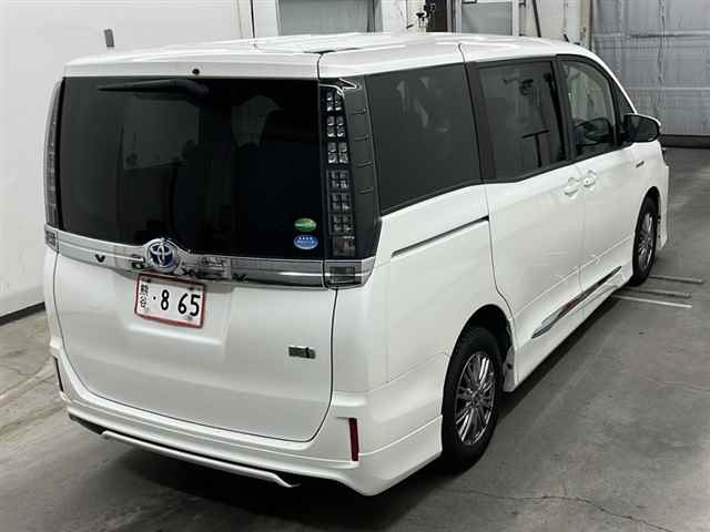TOYOTA VOXY 2014