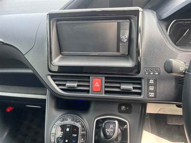 TOYOTA VOXY 2014