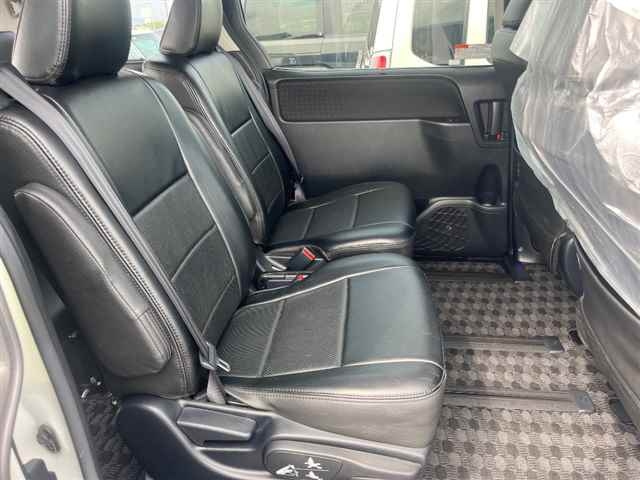 TOYOTA VOXY 2014
