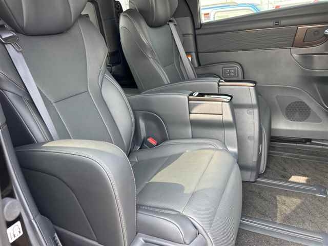 TOYOTA ALPHARD 2024