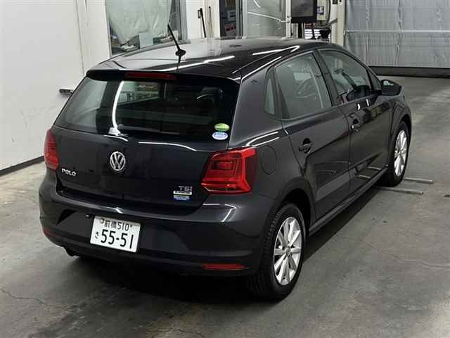 VOLKSWAGEN POLO 2015