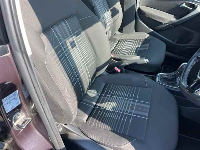 VOLKSWAGEN POLO 2015