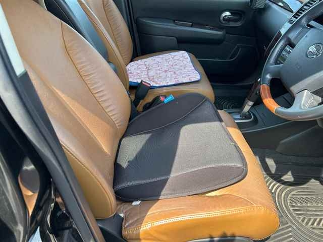 NISSAN TIIDA 2008