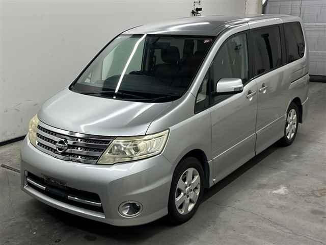 NISSAN SERENA 2010
