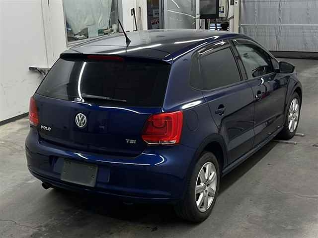 VOLKSWAGEN POLO 2010