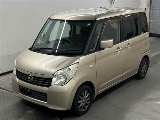 NISSAN ROOX 2011