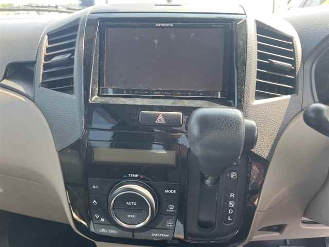 NISSAN ROOX 2011