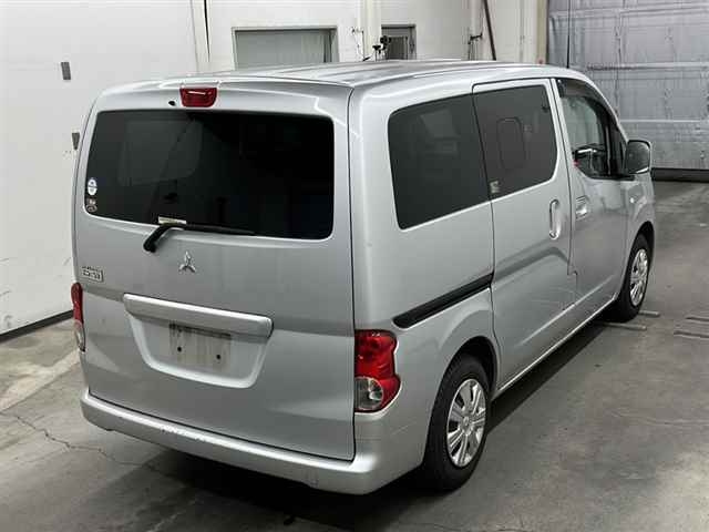 MITSUBISHI DELICA D3 2012