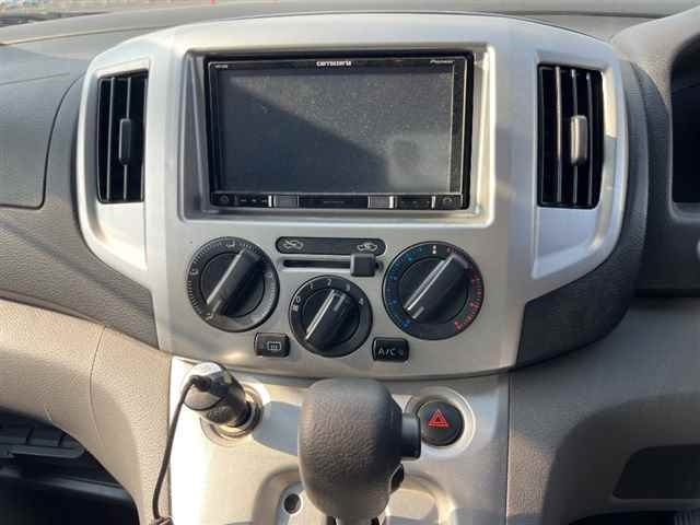 MITSUBISHI DELICA D3 2012