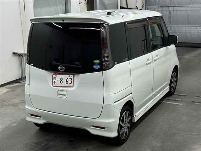 NISSAN ROOX 2012