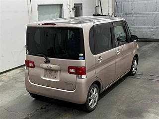 DAIHATSU TANTO 2010