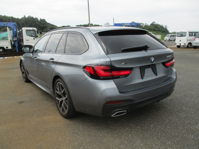 BMW 5 SERIES 2021