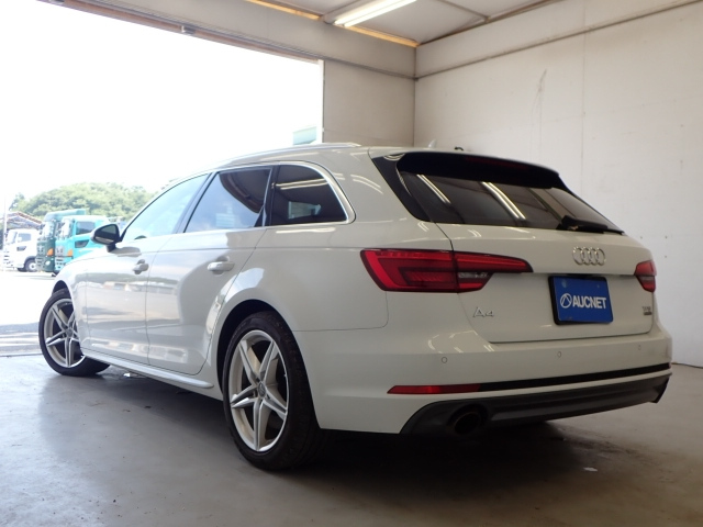 AUDI A4 2016