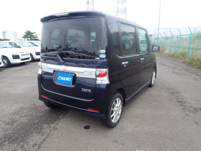 DAIHATSU TANTO 2010
