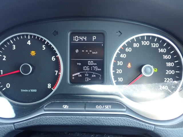 VOLKSWAGEN POLO 2013