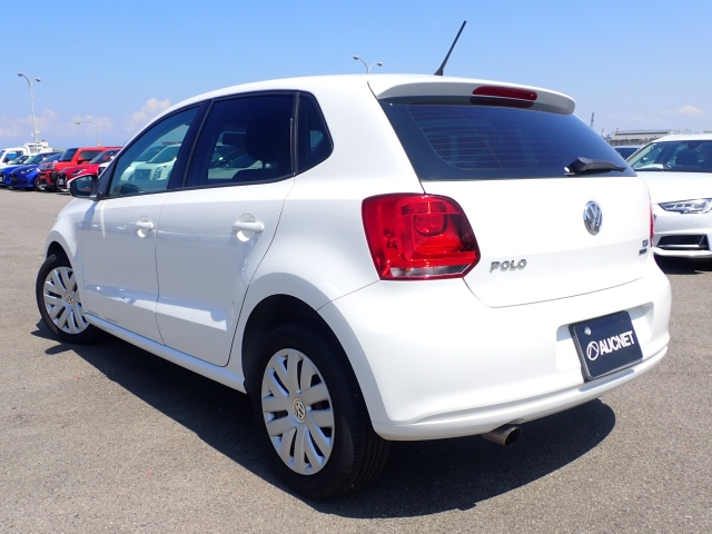 VOLKSWAGEN POLO 2013
