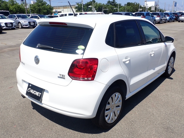 VOLKSWAGEN POLO 2013