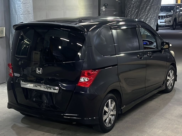 HONDA FREED 2010