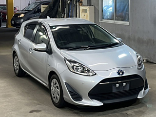 TOYOTA AQUA 2019