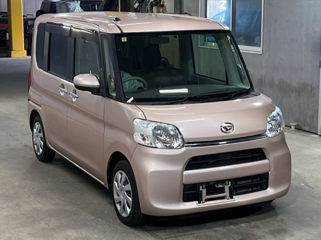 DAIHATSU TANTO 2018