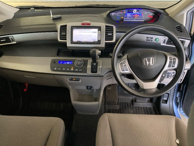 HONDA FREED 2015