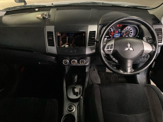 MITSUBISHI OUTLANDER 2009
