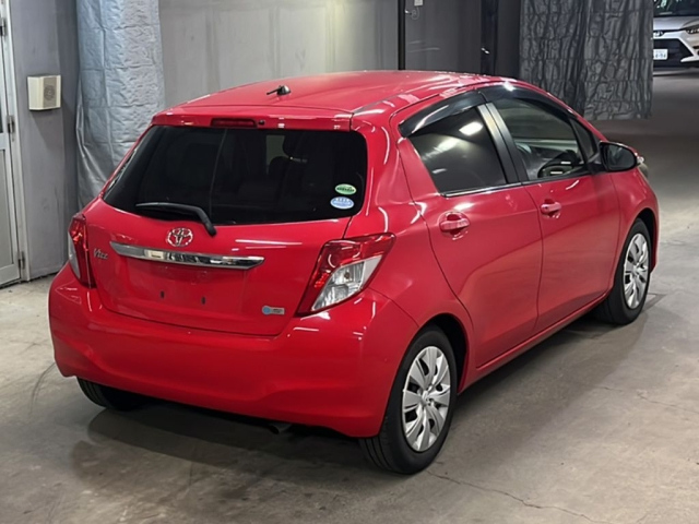 TOYOTA VITZ 2012