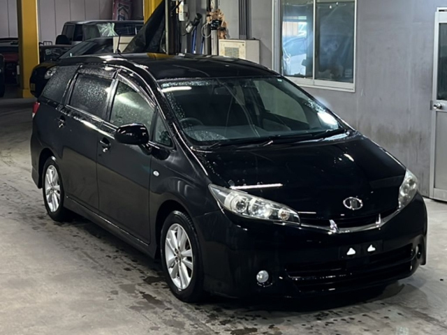 TOYOTA WISH 2011