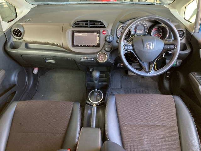 HONDA FIT SHUTTLE 2013