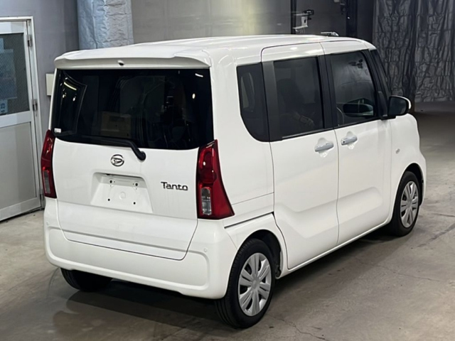 DAIHATSU TANTO 2021