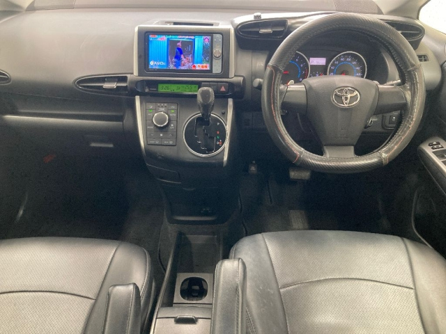 TOYOTA WISH 2012