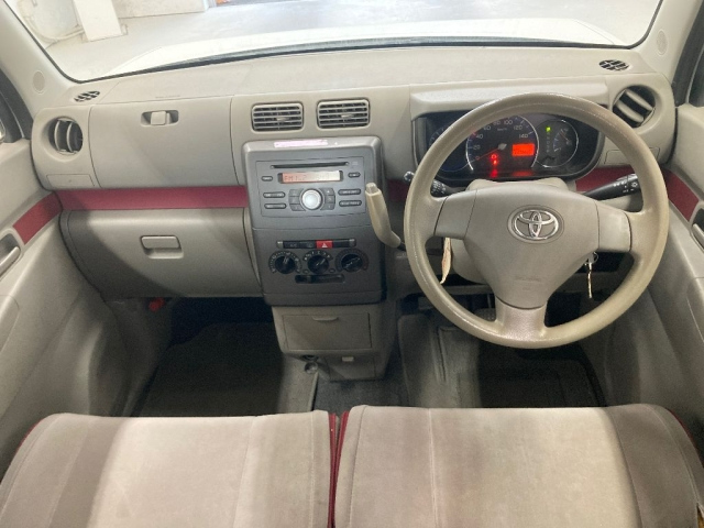 TOYOTA PIXIS SPACE 2012