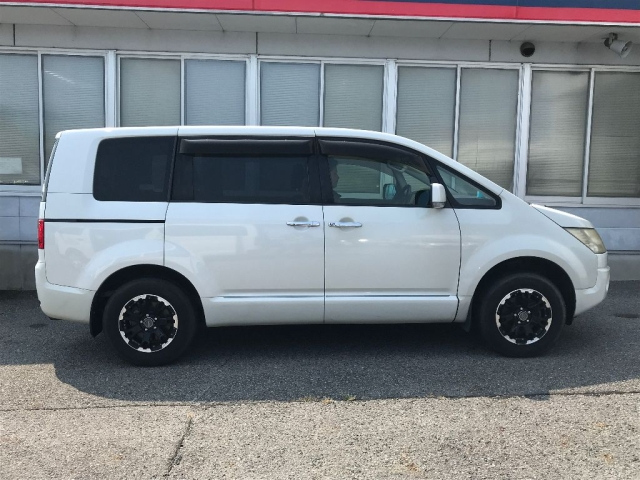 MITSUBISHI DELICA D5 2014
