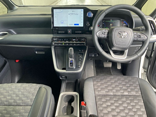 TOYOTA VOXY 2022