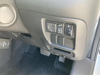 NISSAN JUKE 2012