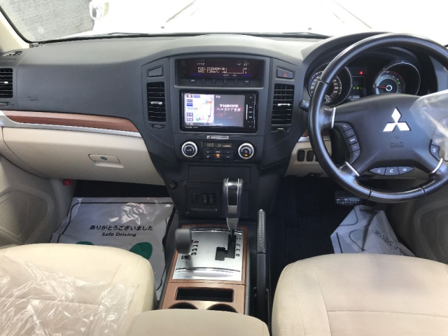 MITSUBISHI PAJERO 2011