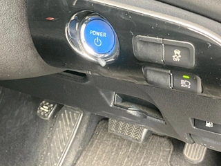 TOYOTA PRIUS 2018
