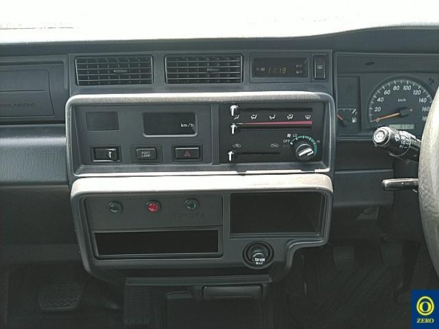 TOYOTA CROWN COMFORT 2013