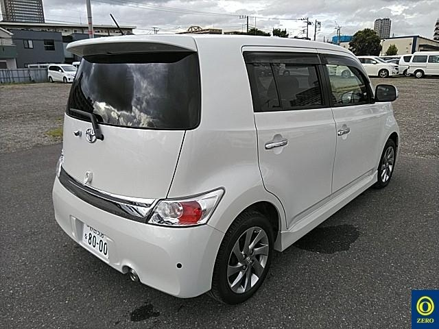 TOYOTA BB 2013