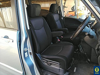 NISSAN SERENA 2013