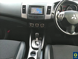 MITSUBISHI OUTLANDER 2012