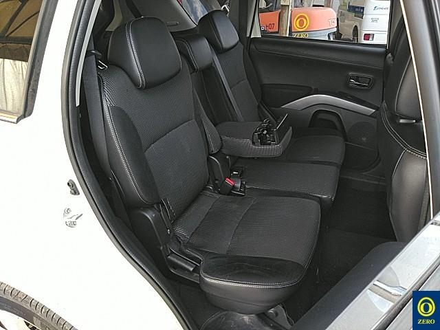 MITSUBISHI OUTLANDER 2012