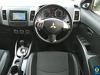 MITSUBISHI OUTLANDER 2012